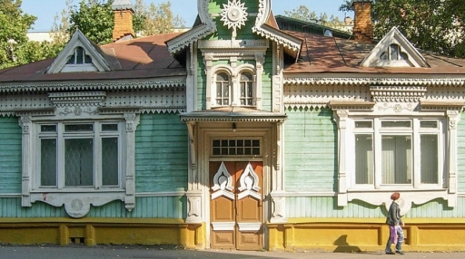 В Москве продолжают реставрировать исторические деревянные дома